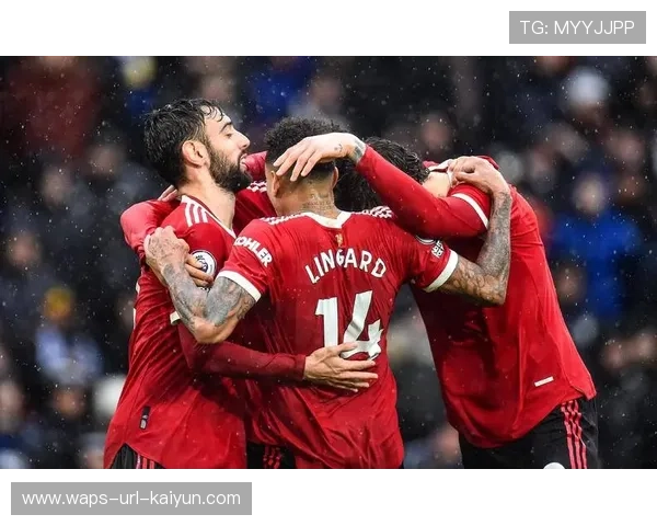 托特纳姆热刺边线传中搅动禁区 托特纳姆热刺边线传中搅动禁区