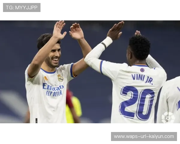 维尼修斯精准分球引发皇马全队快速前插